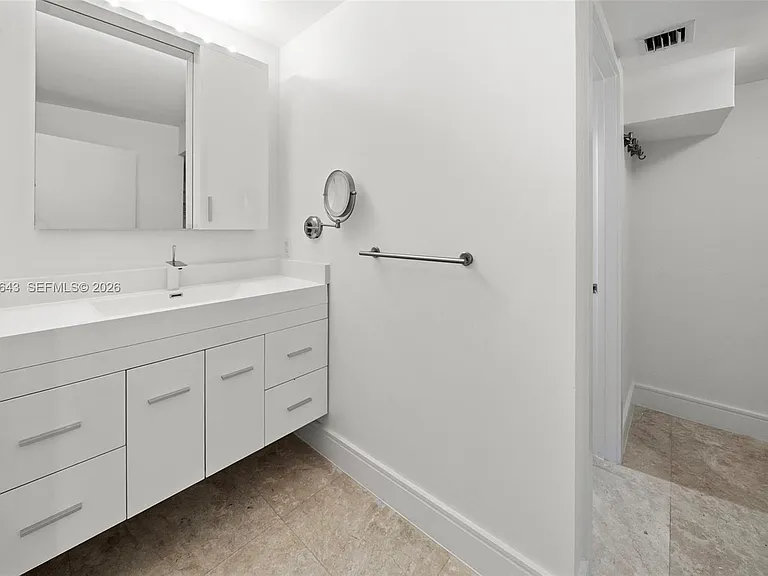 600 Grapetree Dr #3BS — Photo 48