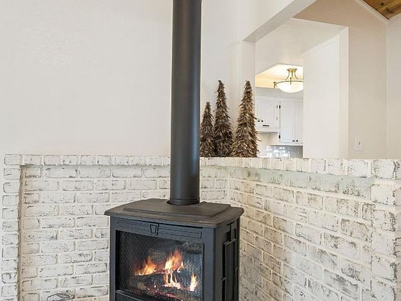 5th image of 18031 Foxtail Dr #1