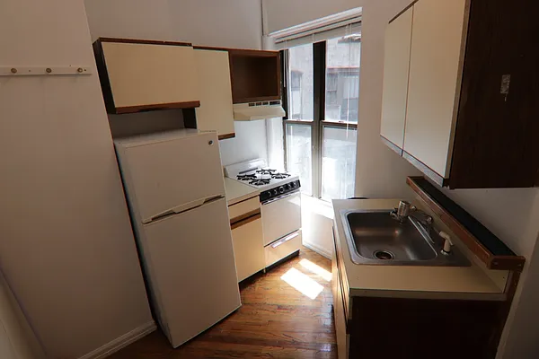 Rented by Halstead Real Estate | media 18