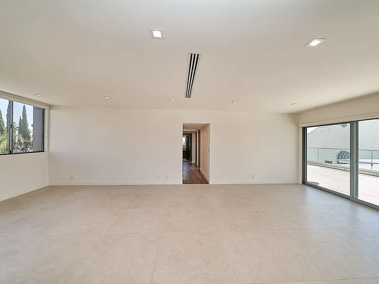 145 S Maple Dr #Penthouse 401 — Photo 4