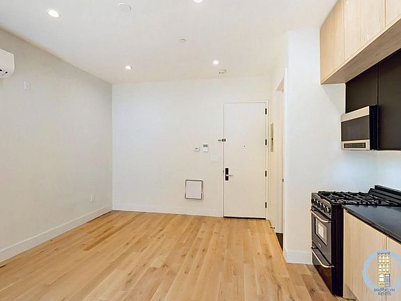 5th image of 64 Macon St #C