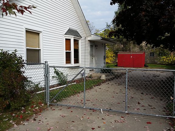 2nd image of 2709 2nd St