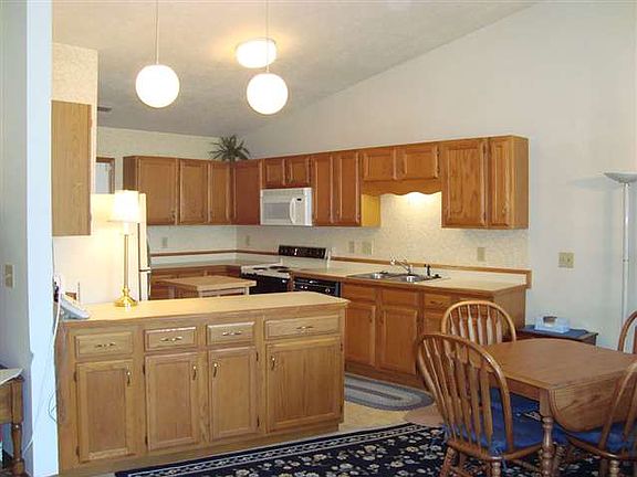 2nd image of 3646 N Lakeside Dr