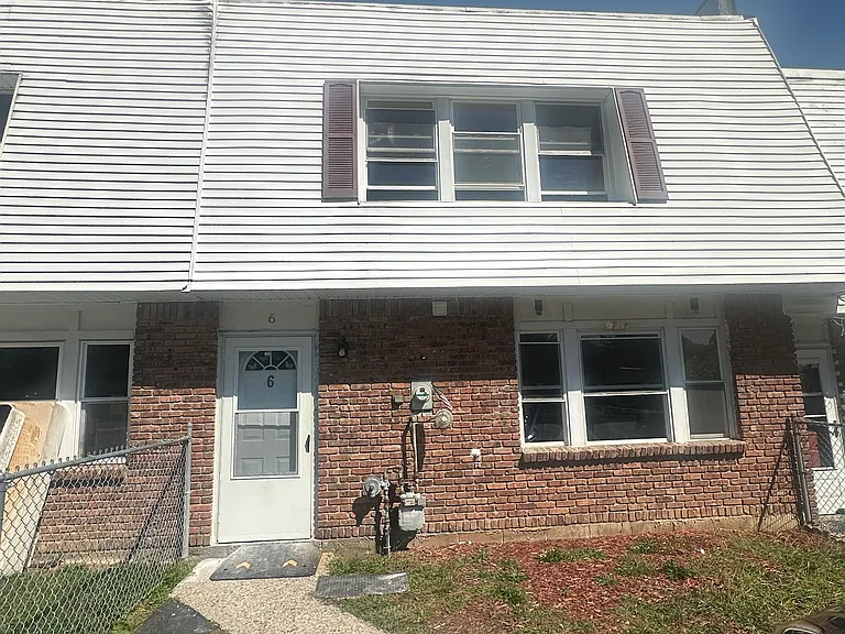 6 Whitman Ct — Photo 1