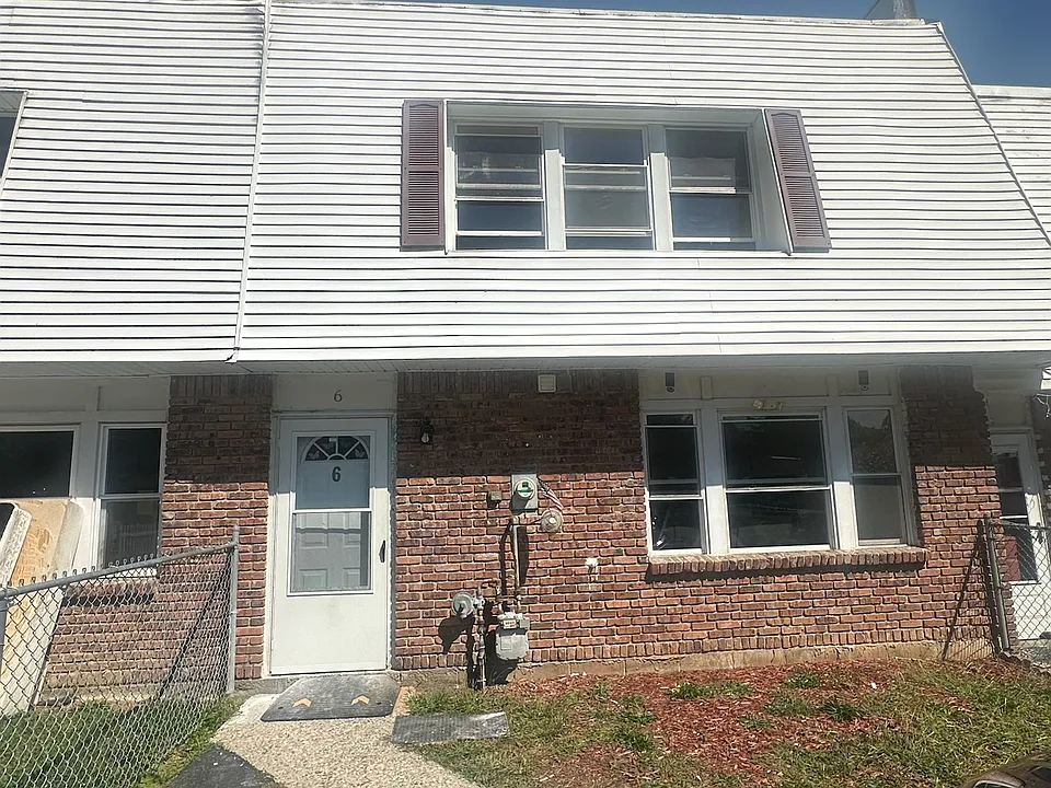 6 Whitman Ct