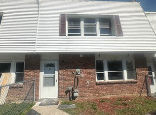 6 Whitman Ct, Middletown, NY 10941