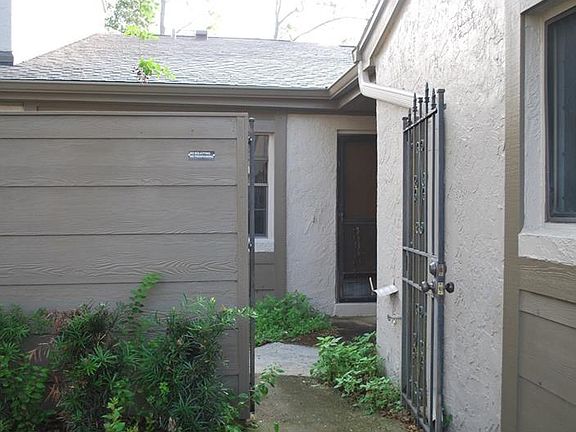 3rd image of 97 Carolwood Blvd