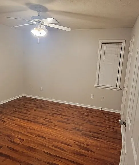 1315 Louisville St — Photo 11