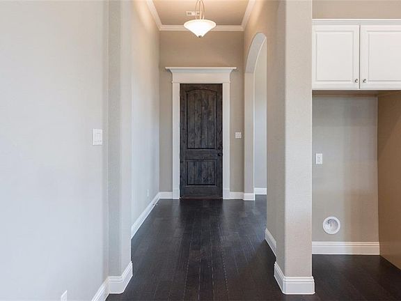 5th image of 104 Live Oak Dr