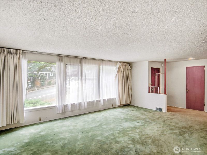 3rd image of 3020 E Yesler Way