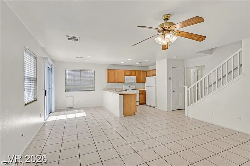 3 bed, 2.5 bath, 1351 sqft, $1,855 — Photo 3