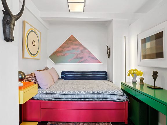 4th image of 405 W 23rd St APT 7K