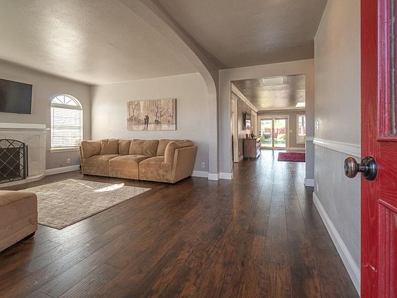 5th image of 3593 Woodford Dr
