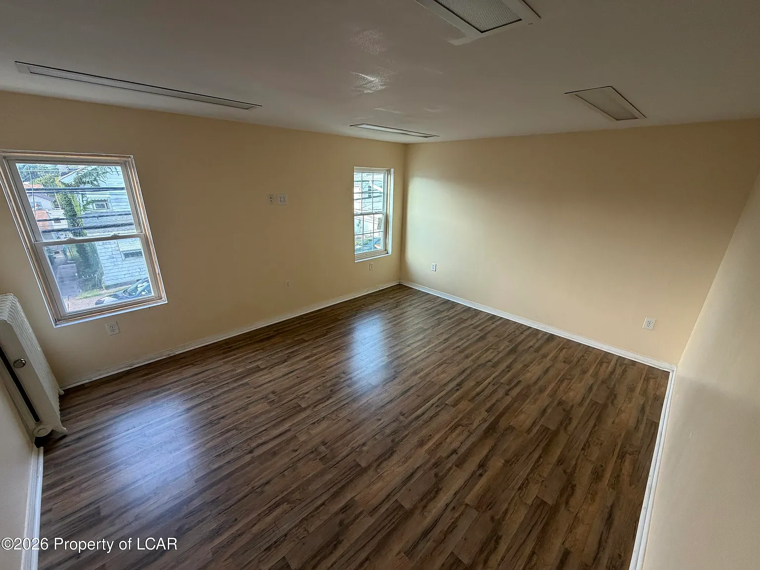 2 bed, 1.0 bath, 950 sqft, $1,300 — Photo 3