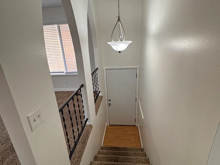 651 N 100 W #H — Photo 11