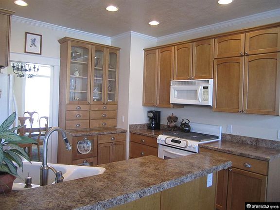 4th image of 525 Coldwater Creek Dr