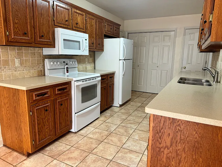 2868 Maple Cir — Photo 11