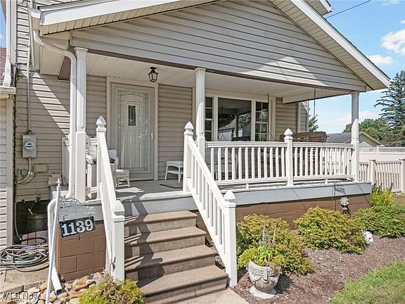 4th image of 1139 Miller Ave NW