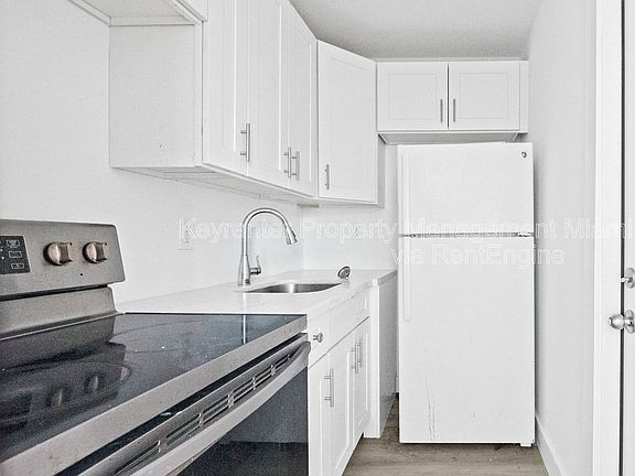 5th image of 1022 NW 6th Ave Unit 2