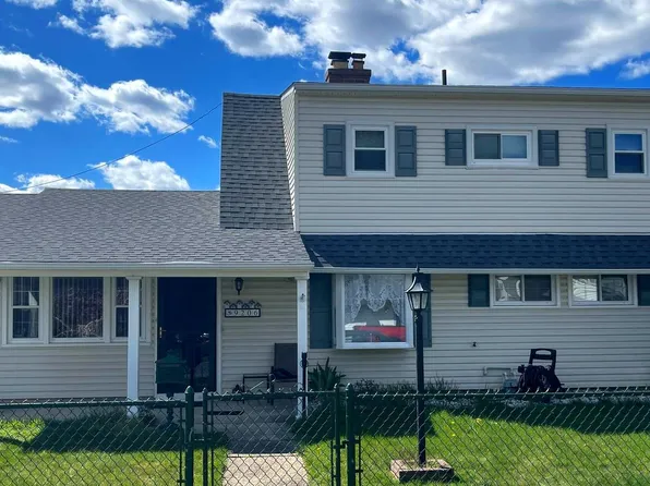 9206 Treaty Rd, Philadelphia, PA 19114