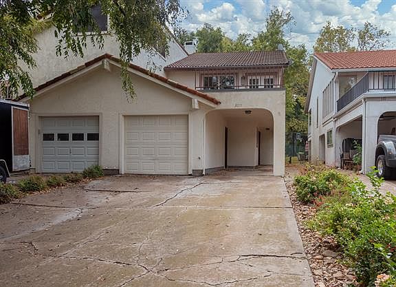 2nd image of 3115 Lakeside Dr