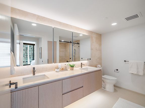 5th image of 333 Ward Ave #2106