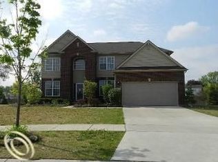 29914 Sparkleberry Dr, Southfield, MI 48076