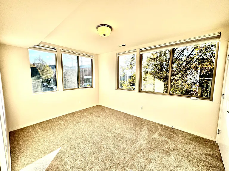 1541 Valentine Pl S — Photo 5