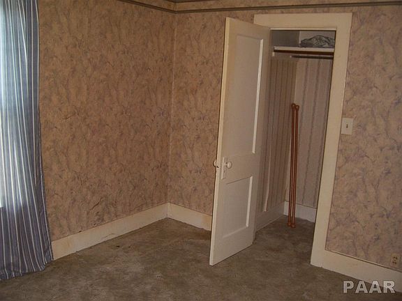 5th image of 3827 N Dayton Ave