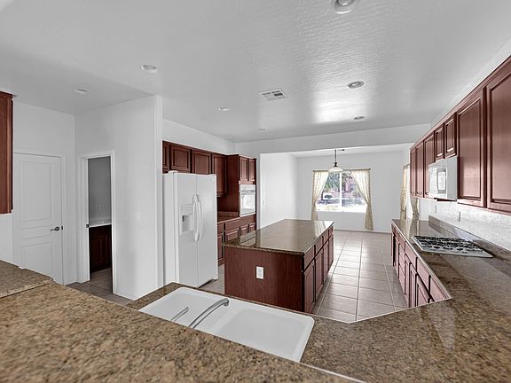 5th image of 7810 Fieldfare Dr