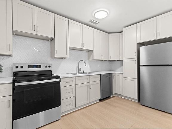 4th image of 3663 22ND AVENUE N