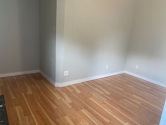 2nd image of 2301 Garfield St NE #4