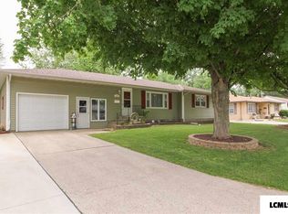 225 Regent Dr, Lincoln, IL 62656