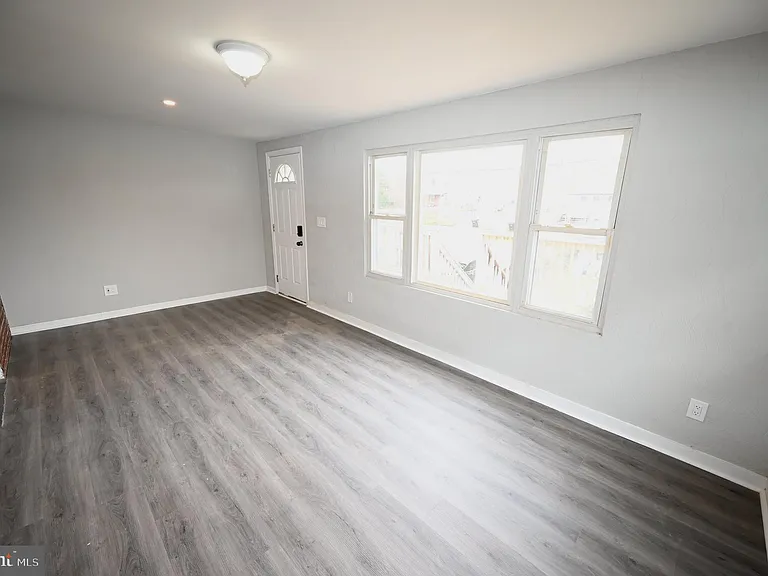 2952 Sollers Point Rd #B — Photo 32