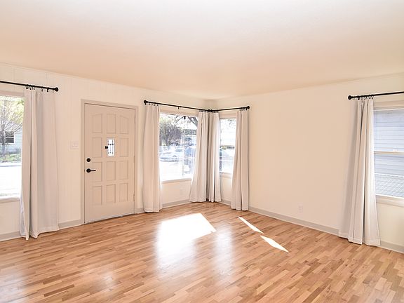 5th image of 981 Bates Ave