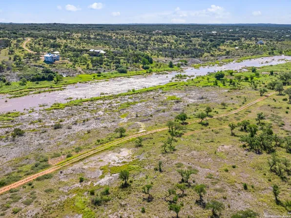 620 Rio Vista Rd, Johnson City, TX 78636