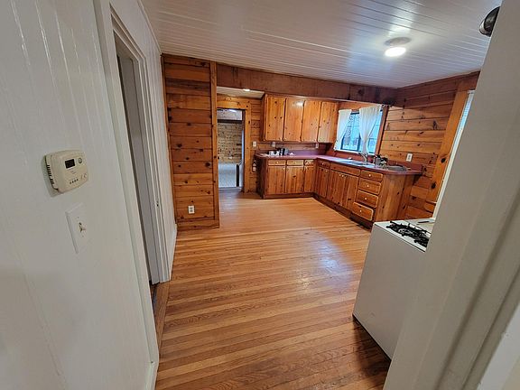 4th image of 2809 Marshall Way