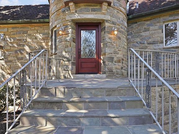 3rd image of 7709 Arrowood Ct