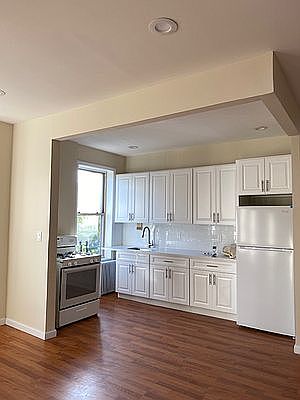 1st image of 21-03 45th Ave #7