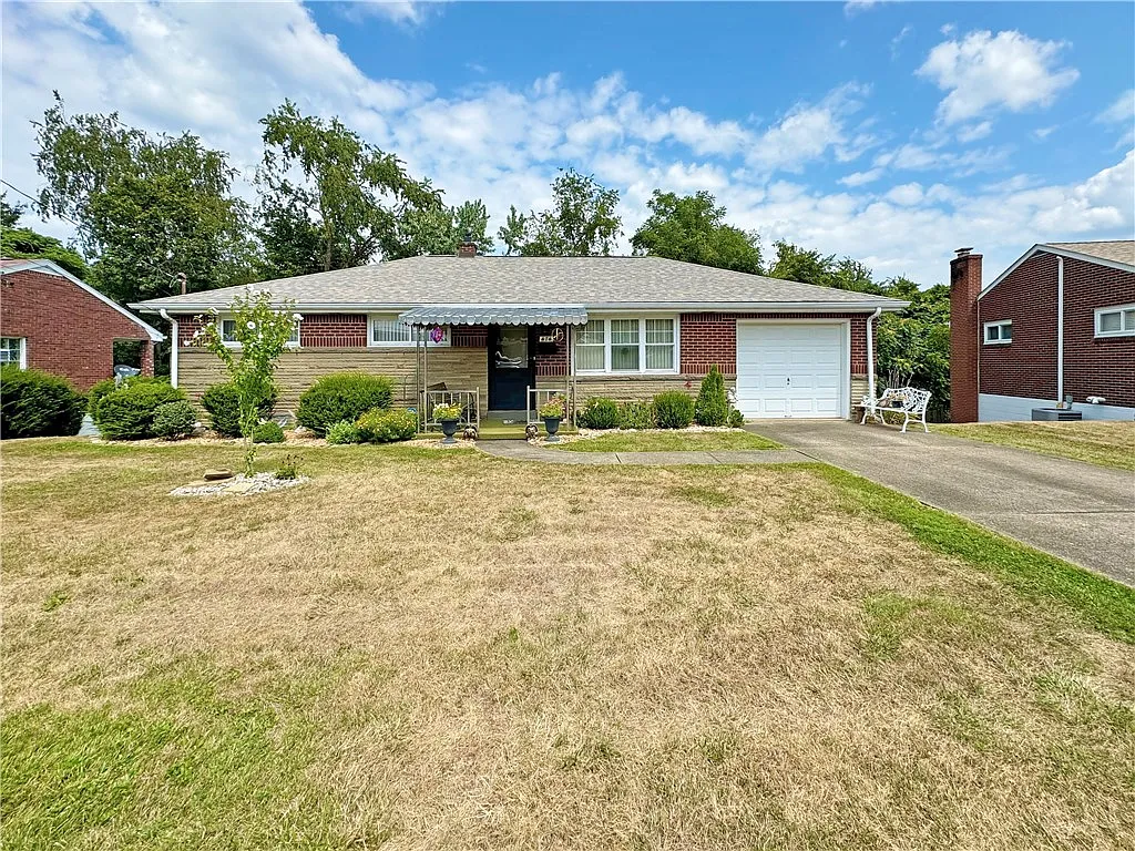 474 Longvue Dr photo 1