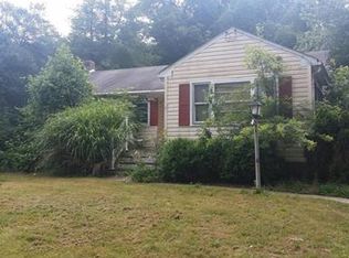 281 W Farms Rd, Farmingdale, NJ 07727