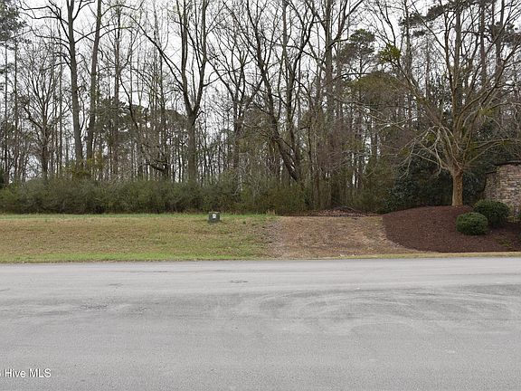 3rd image of 18 Bridgewater Drive S