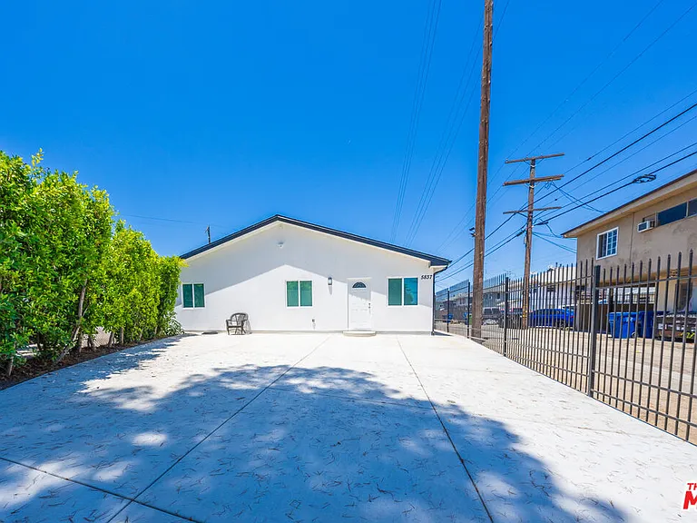 5837 N Cartwright Ave — Photo 19