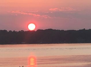 N4235 Hillside Ln, Cambridge, WI 53523