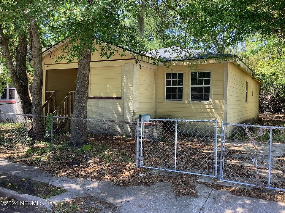 1st image of 1515 W 2ND Street