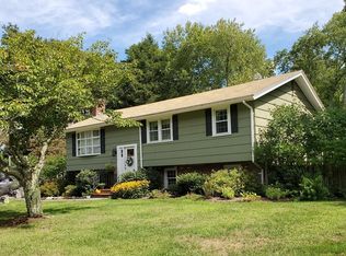 105 Swanson Ter, Stoughton, MA 02072