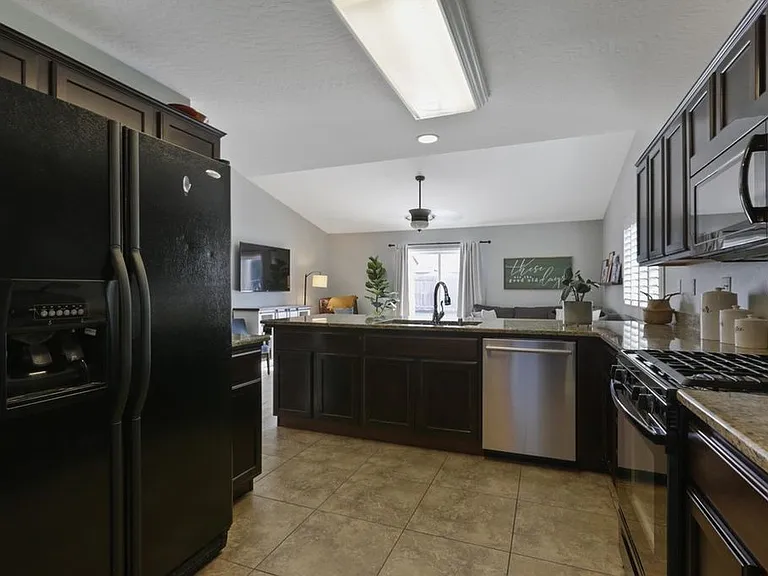 2423 W Corvina Ave — Photo 3