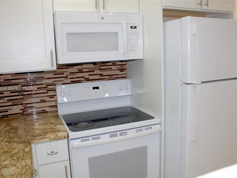 8736 SW 145th St #8736 — Photo 7