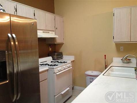 5th image of 15017 Radford Ave