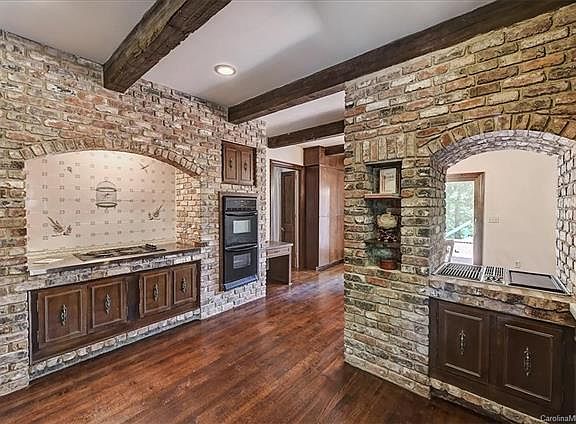 4th image of 2040 Stonebridge Ln
